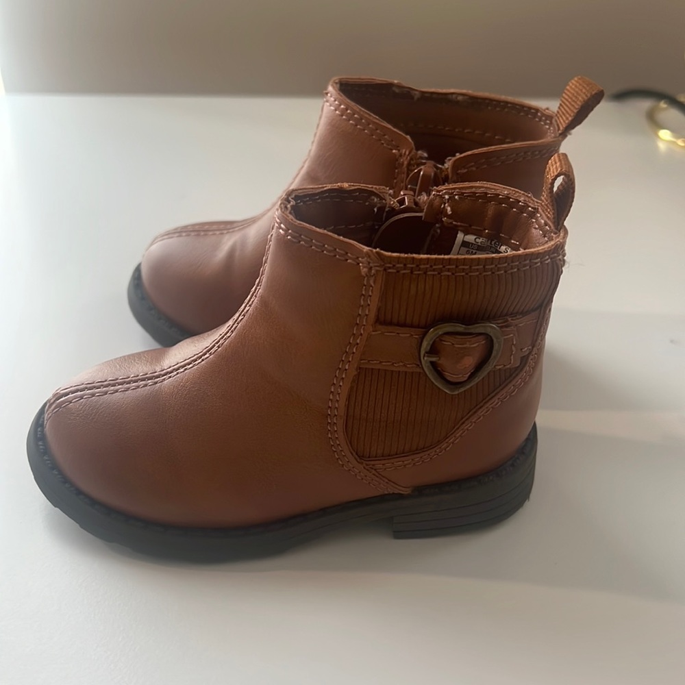 Cute chestnut Carter Ankle boots